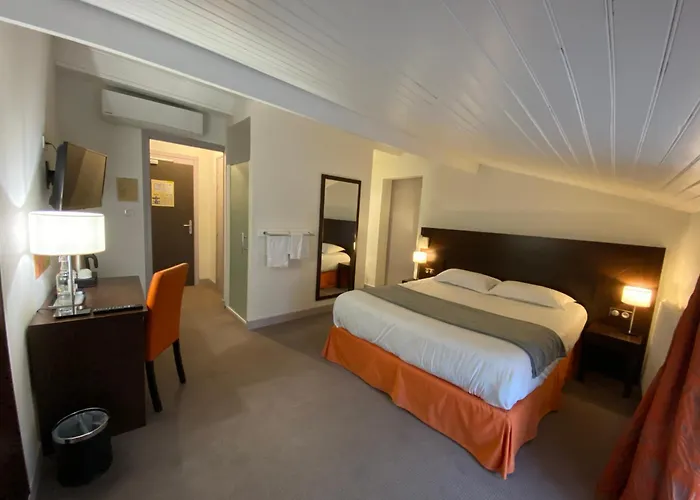 Hotel De Montaulbain